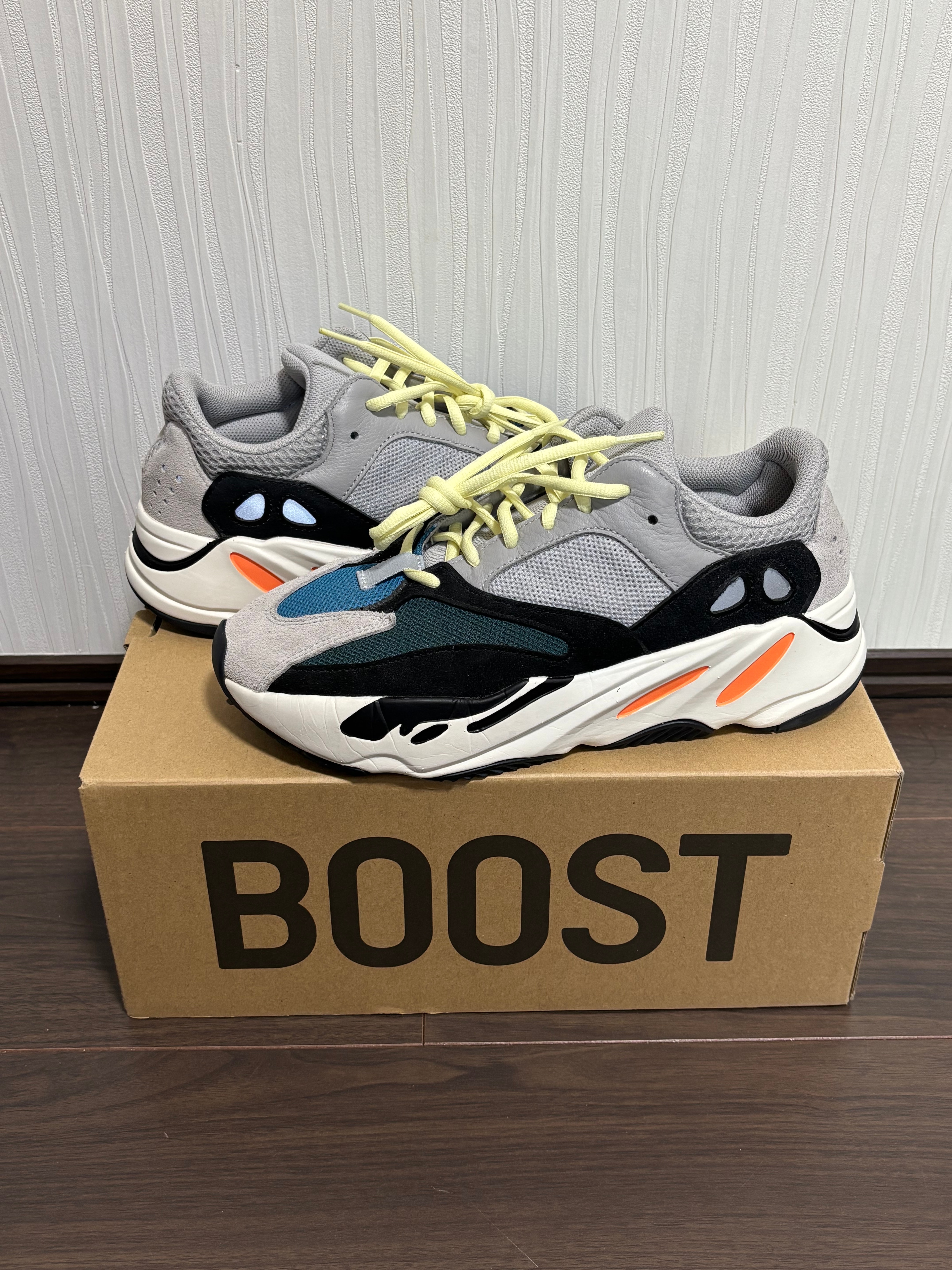 adidas YEEZY Boost 700 "Wave Runner"