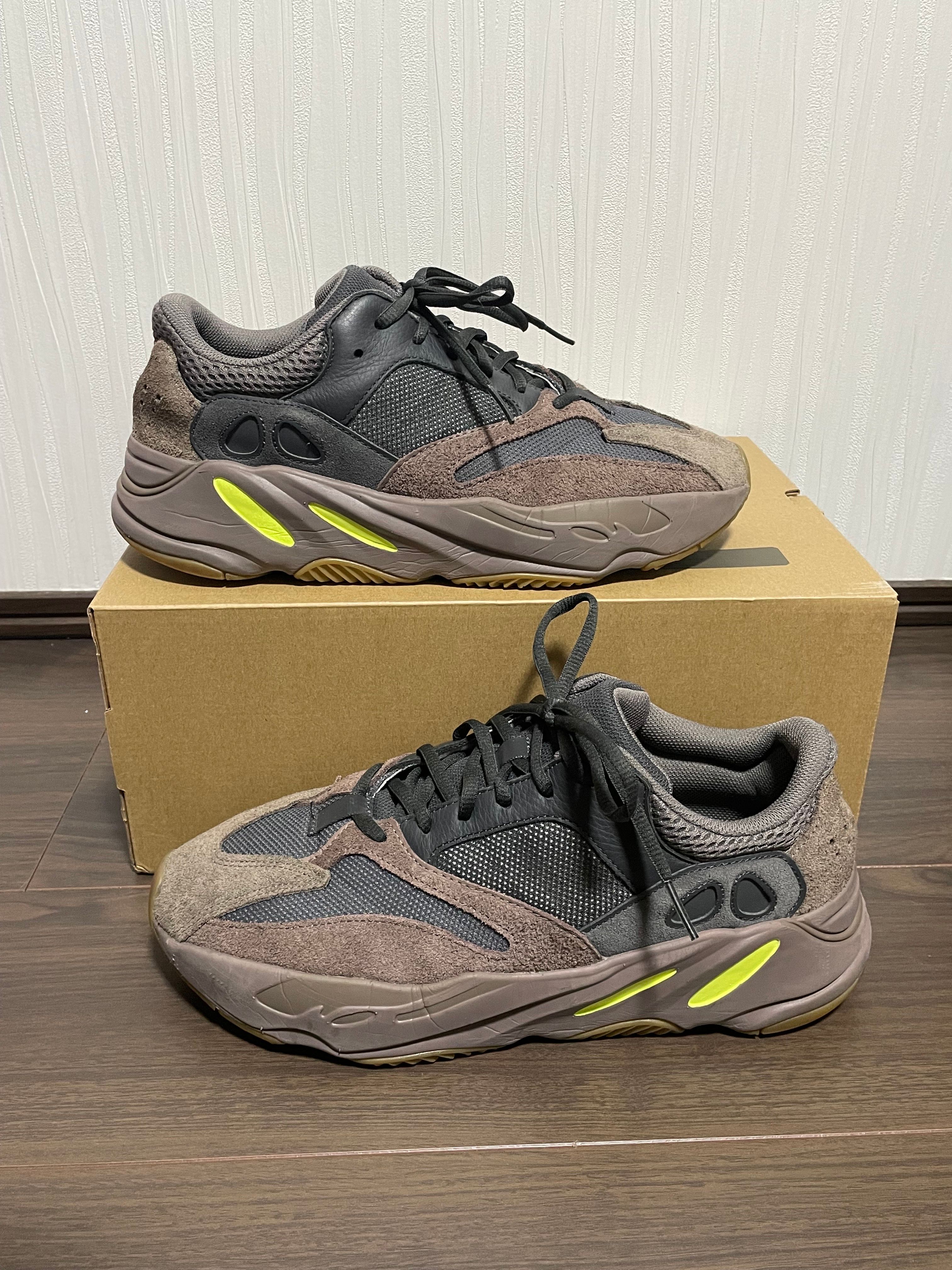 YEEZY BOOST 700 WAVE RUNNER DARK GREY