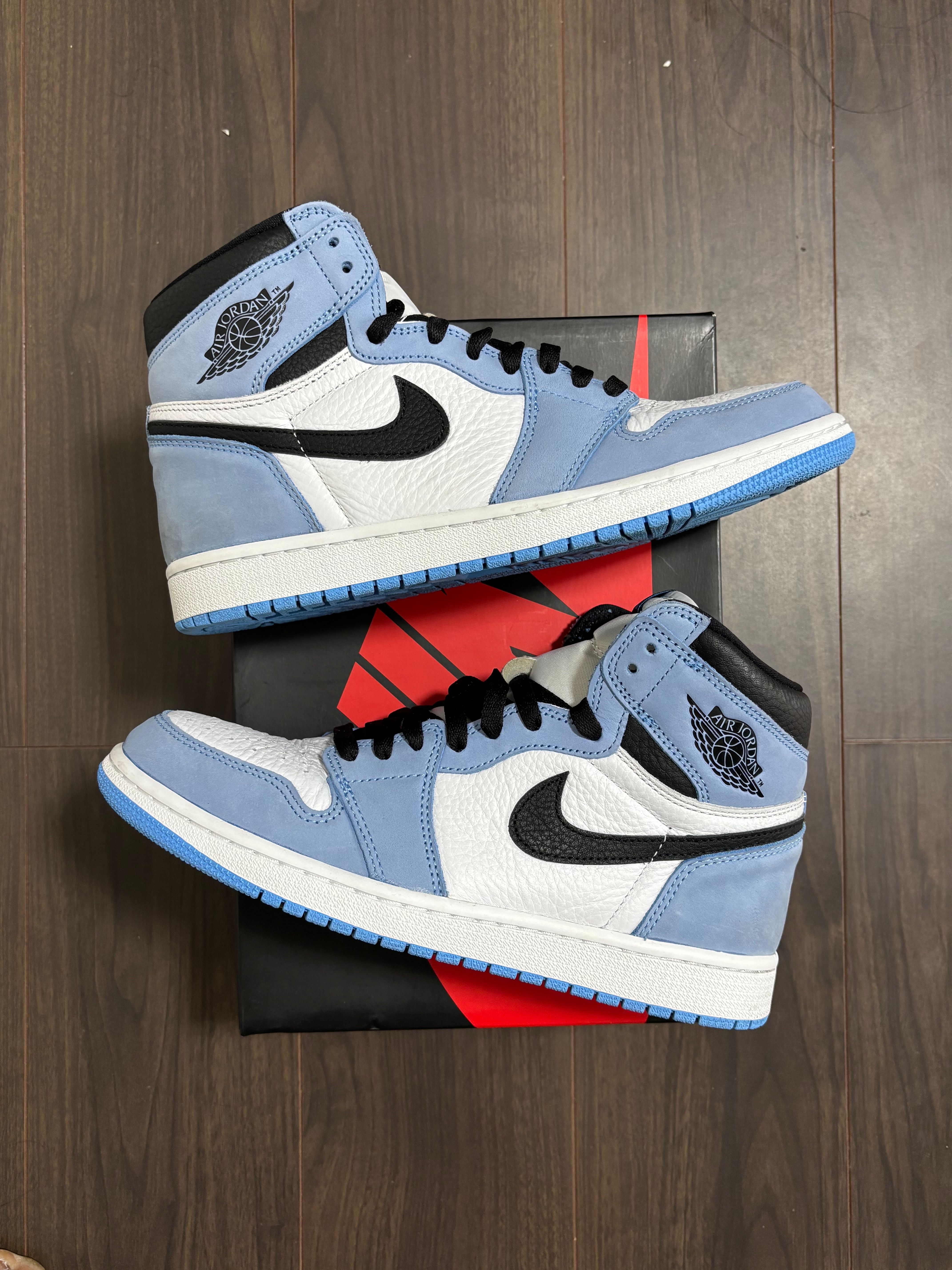 Nike Air Jordan 1 High OG "University Blue"