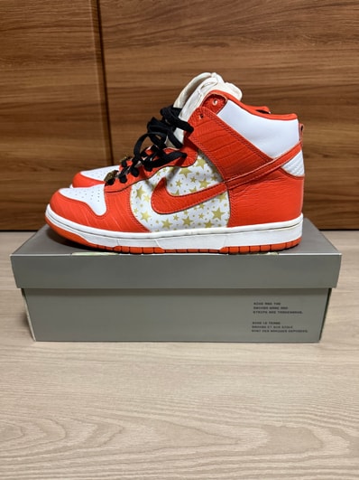 Supreme × Nike SB Dunk High "Orange Stars"