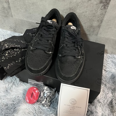 Travis Scott × Nike Air Jordan 1 Low OG SP "Black Phantom"