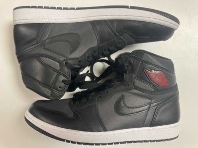Nike Air Jordan 1 Retro High OG "Black/Metallic Silver/Gym Red"