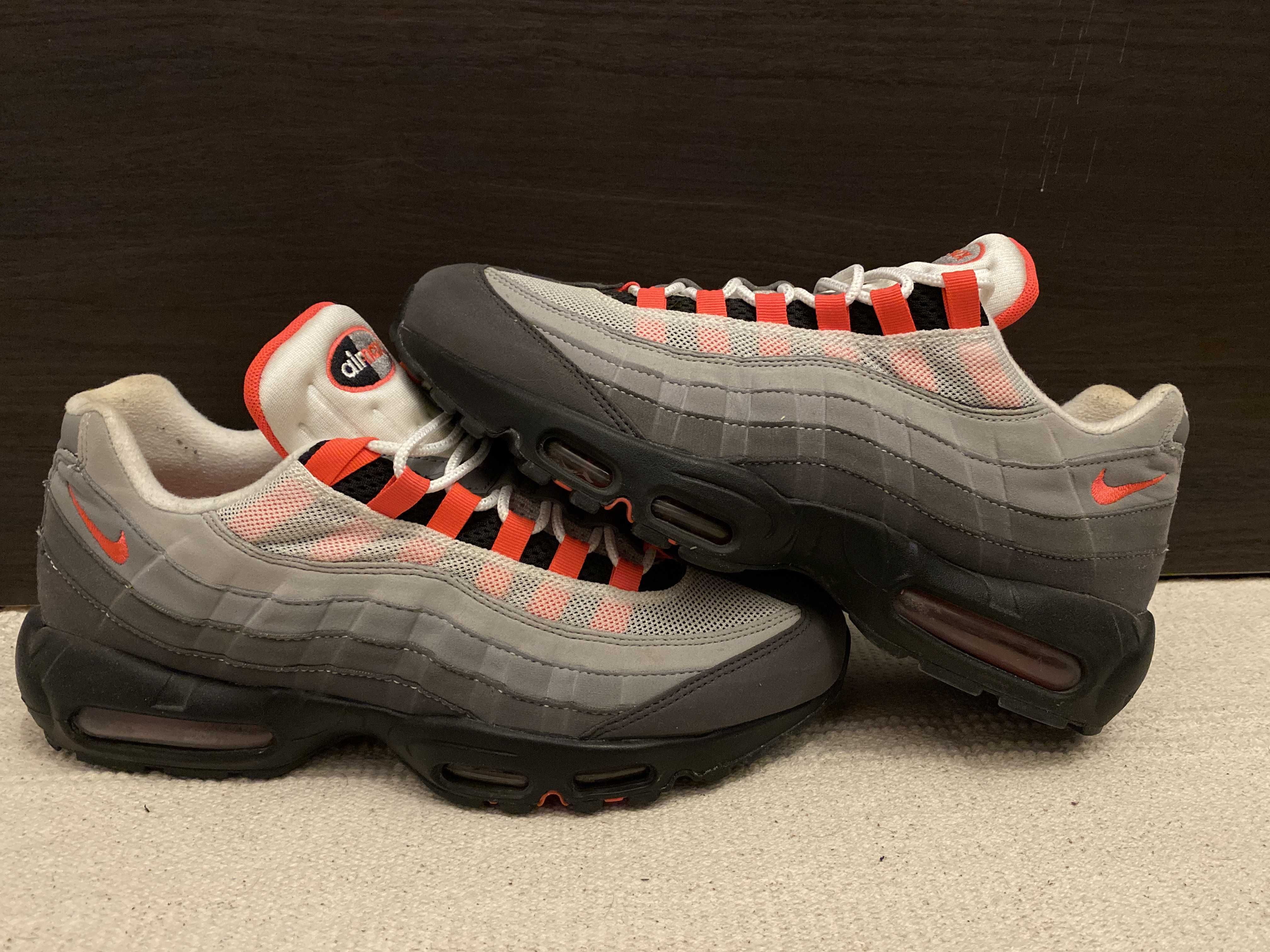 Nike Air Max 95 OG "White/Solar Red"