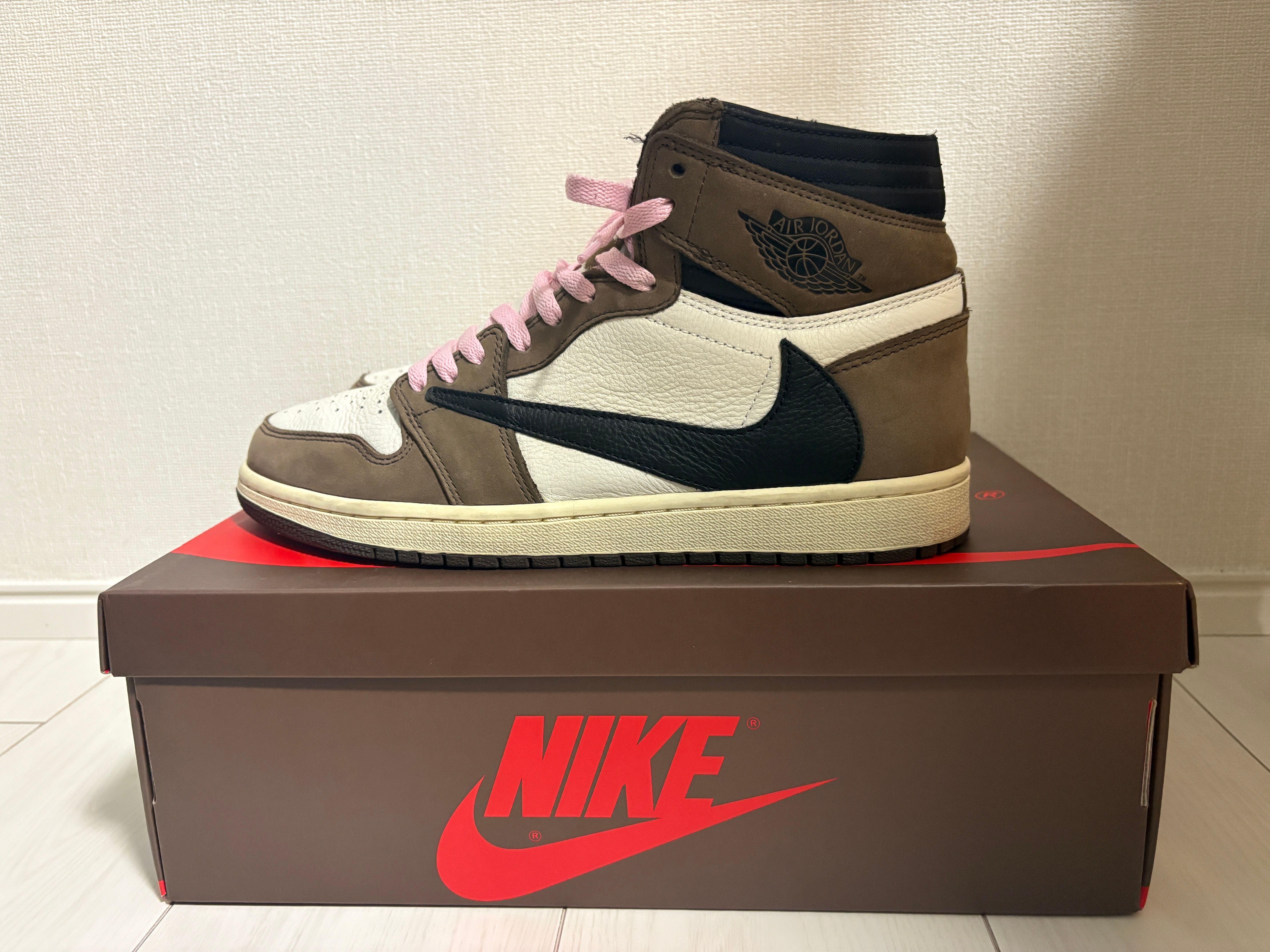 Travis Scott × Nike Air Jordan 1 Retro High OG TS SP "Sail/Dark Mocha"
