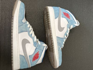 Nike Air Jordan 1 Mid SE "White/Hyper Royal/Red"