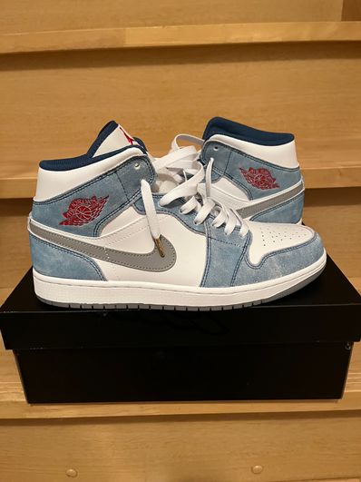 Nike Air Jordan 1 Mid SE "White/Hyper Royal/Red"
