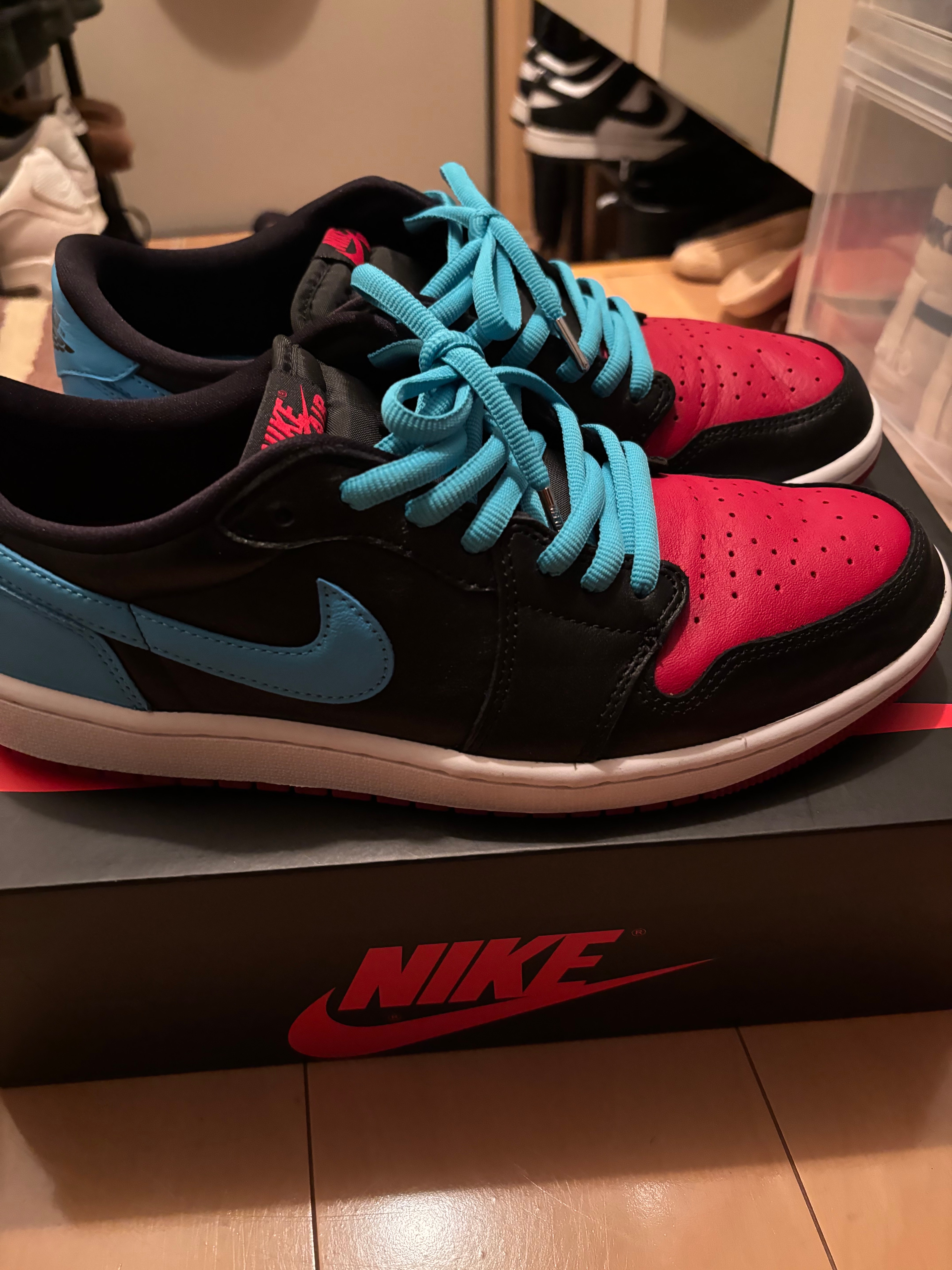 ナイキ ウィメンズ エアジョーダン1 レトロ ロー OG "ノースカロライナ トゥ シカゴ"