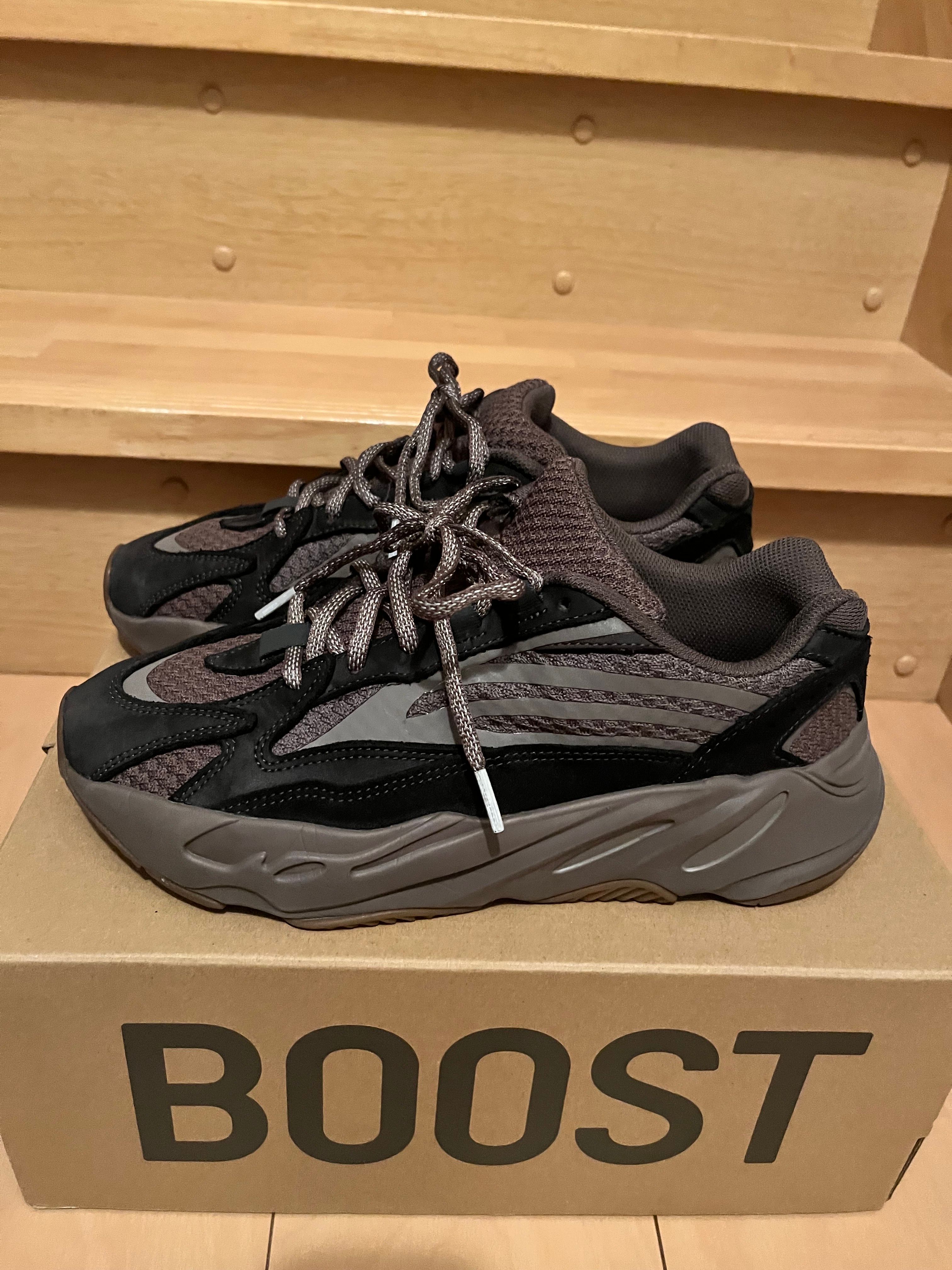 adidas YEEZY Boost 700V2 "Mauve"