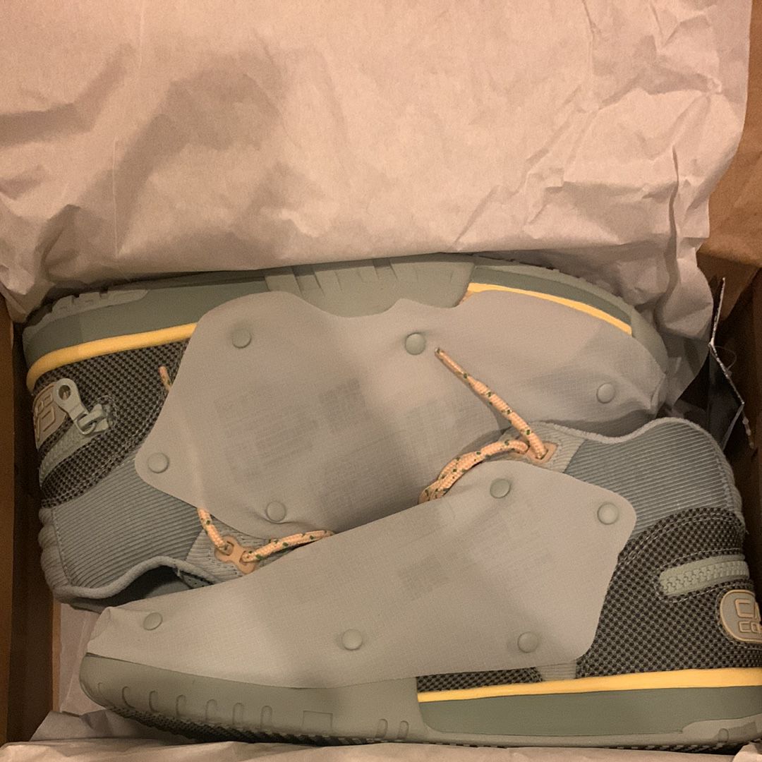 Travis Scott × Nike Air Trainer 1 SP "Grey Haze and Dusty Sage"