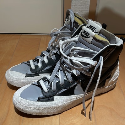sacai × NIKE BLAZER MID "BLACK/WOLF GREY/WHITE"