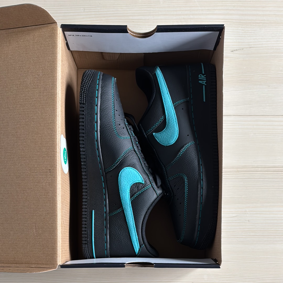 Nike Air Force 1 Low "Black Tiffany"