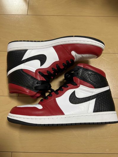 Nike Women's Air Jordan 1 High OG "Satin Red"