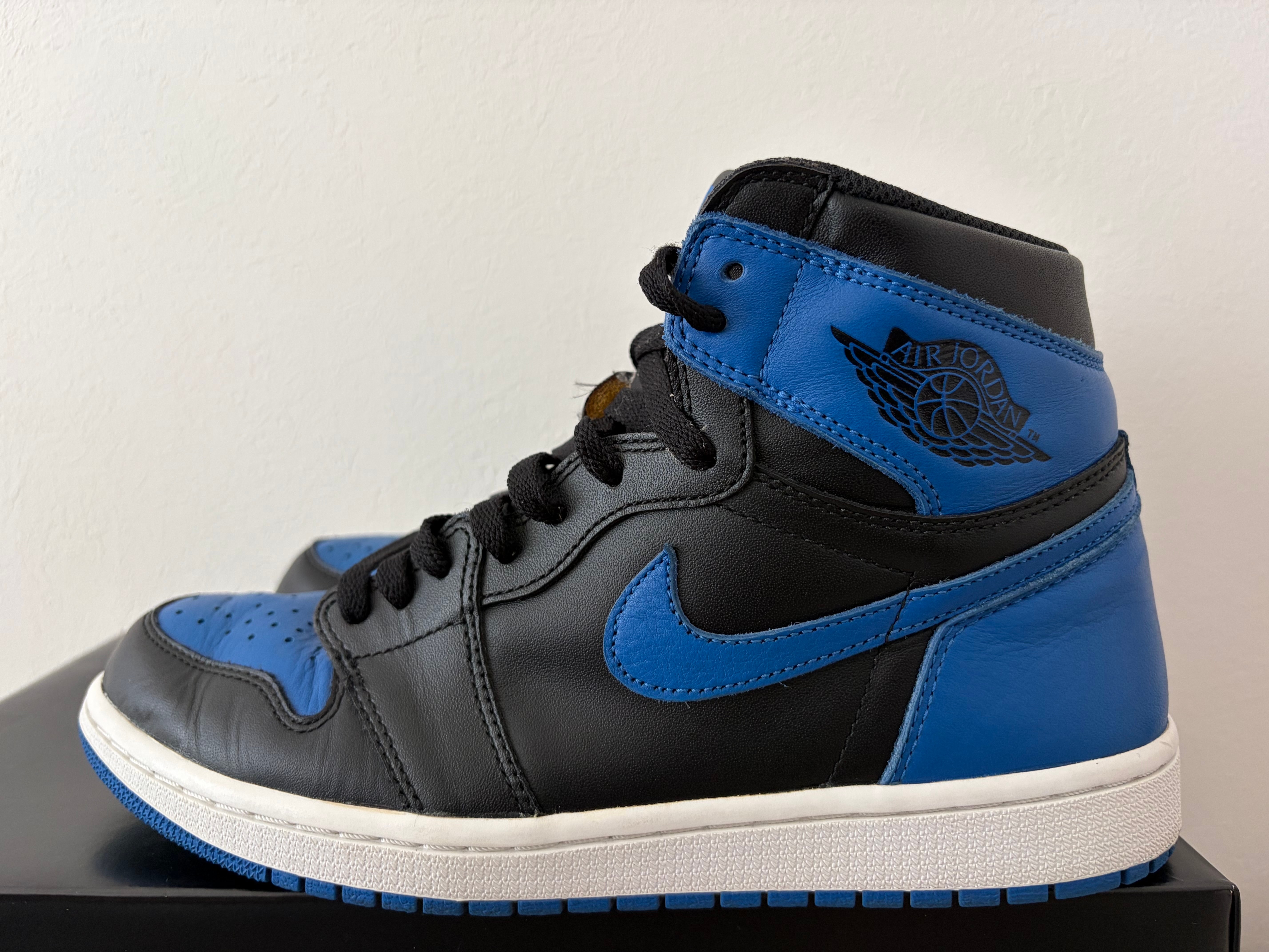 Nike Air Jordan 1 Retro High OG "Royal" (2017)