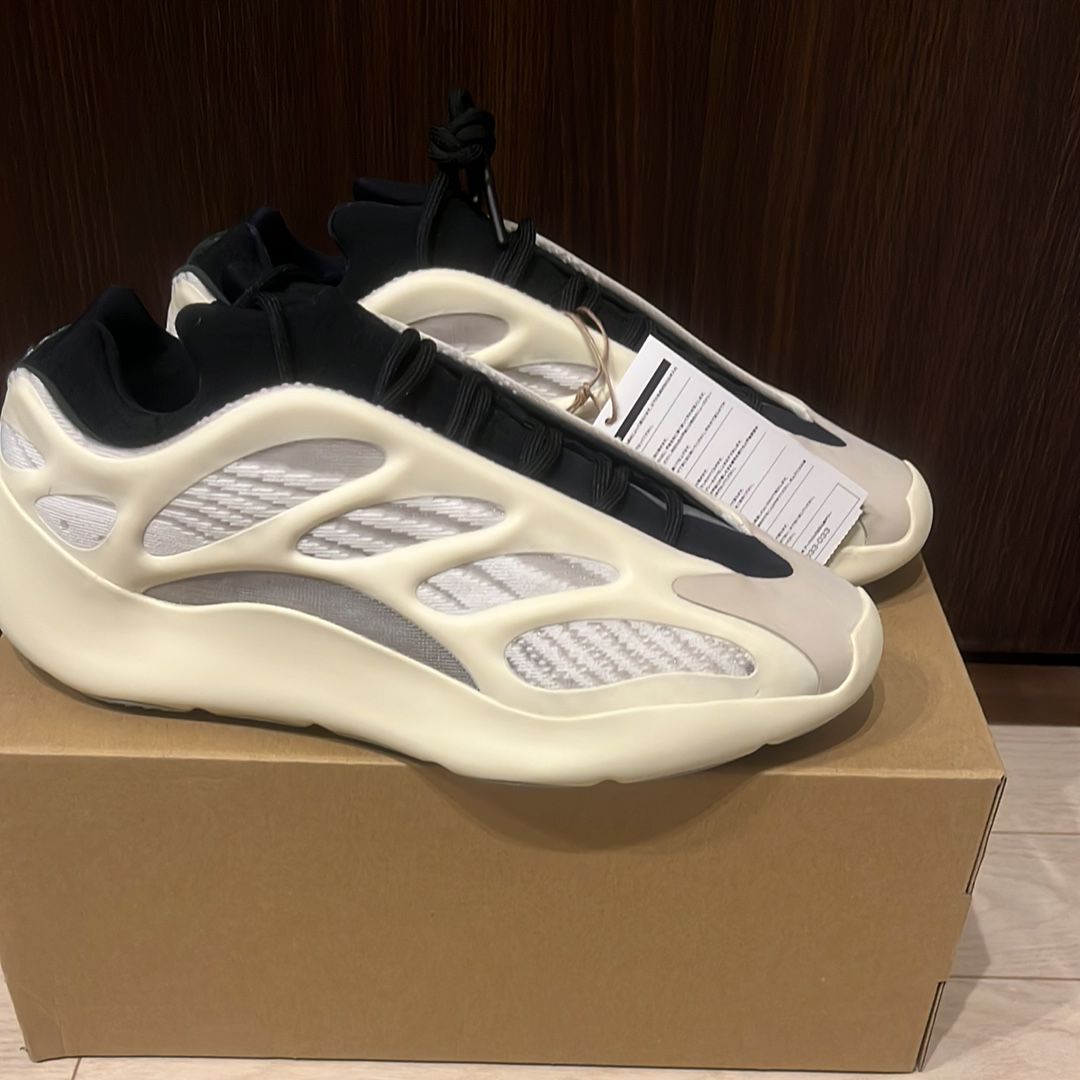 adidas YEEZY 700V3 "Azael"