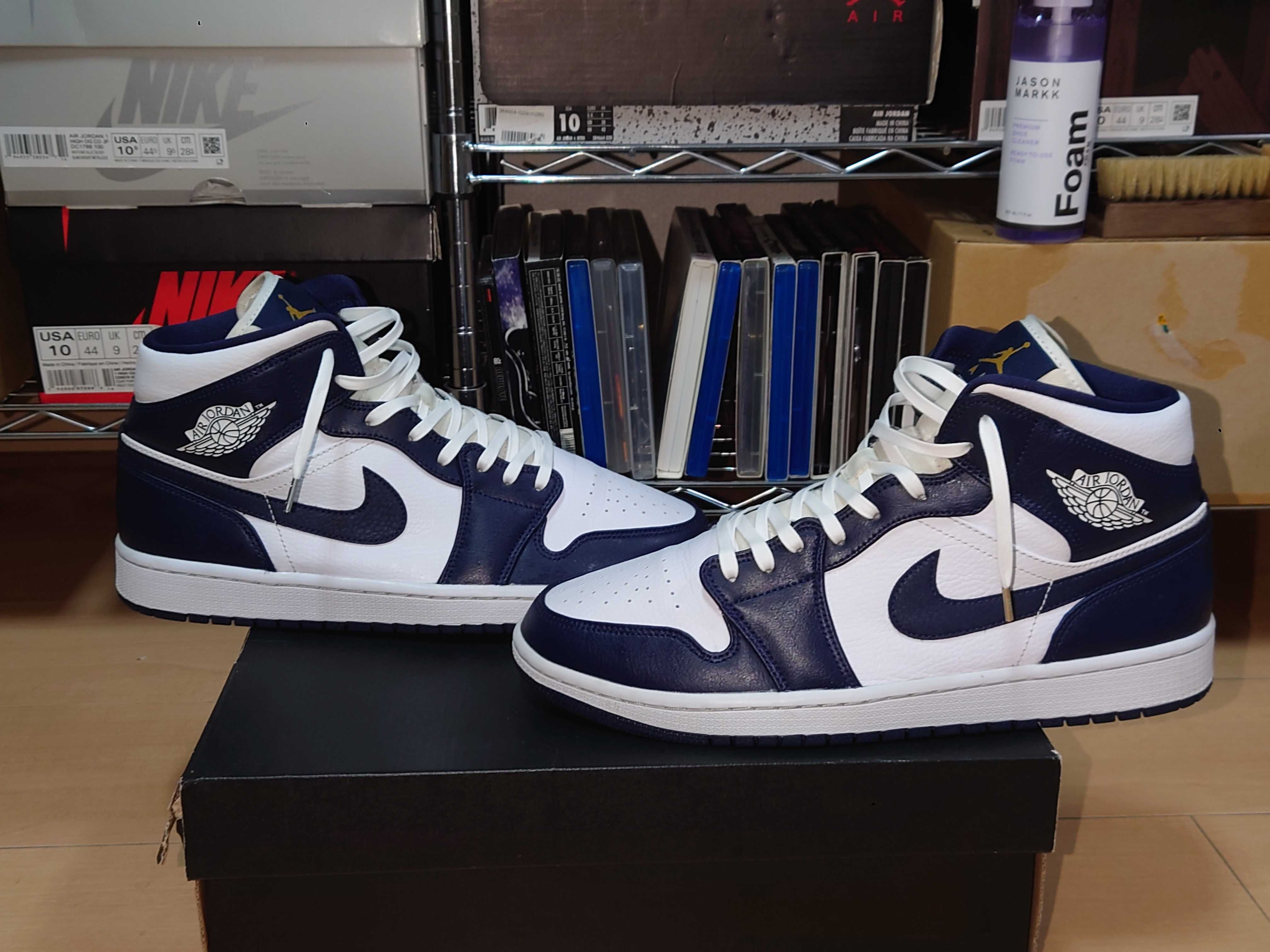 Nike Air Jordan 1 Mid "White Metallic Gold Obsidian"