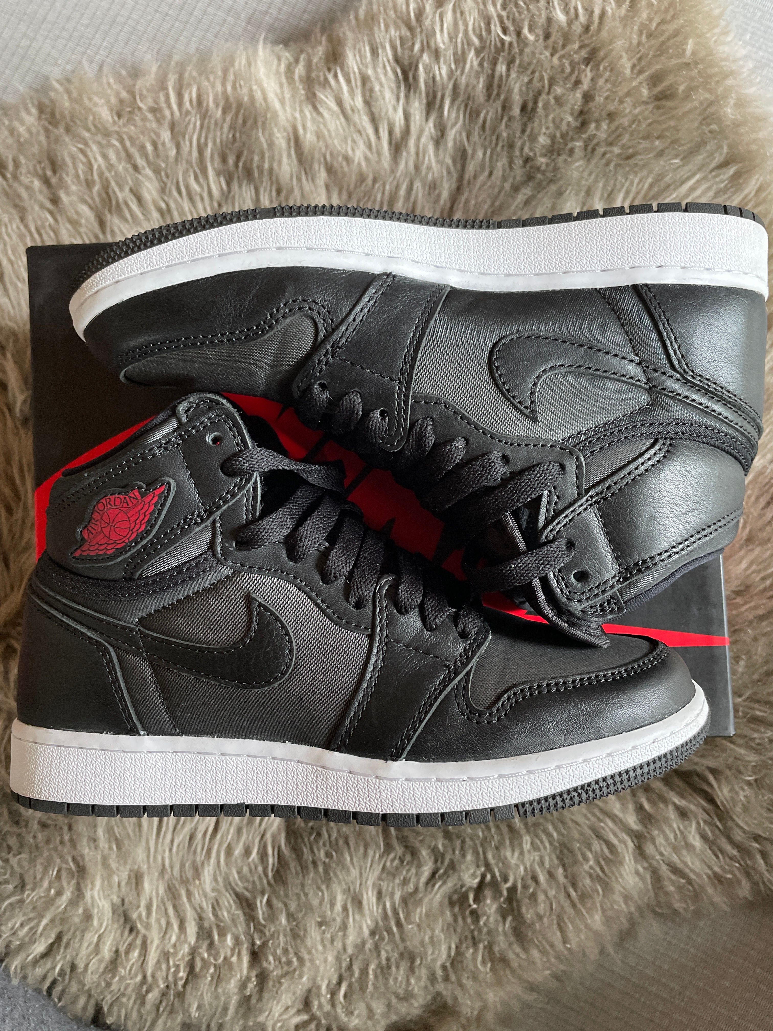 Nike GS Air Jordan 1 Retro High "Black/Gym Red/White"
