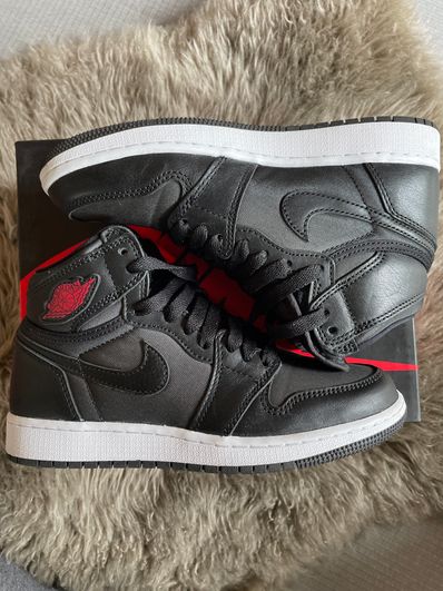 Nike GS Air Jordan 1 Retro High "Black/Gym Red/White"