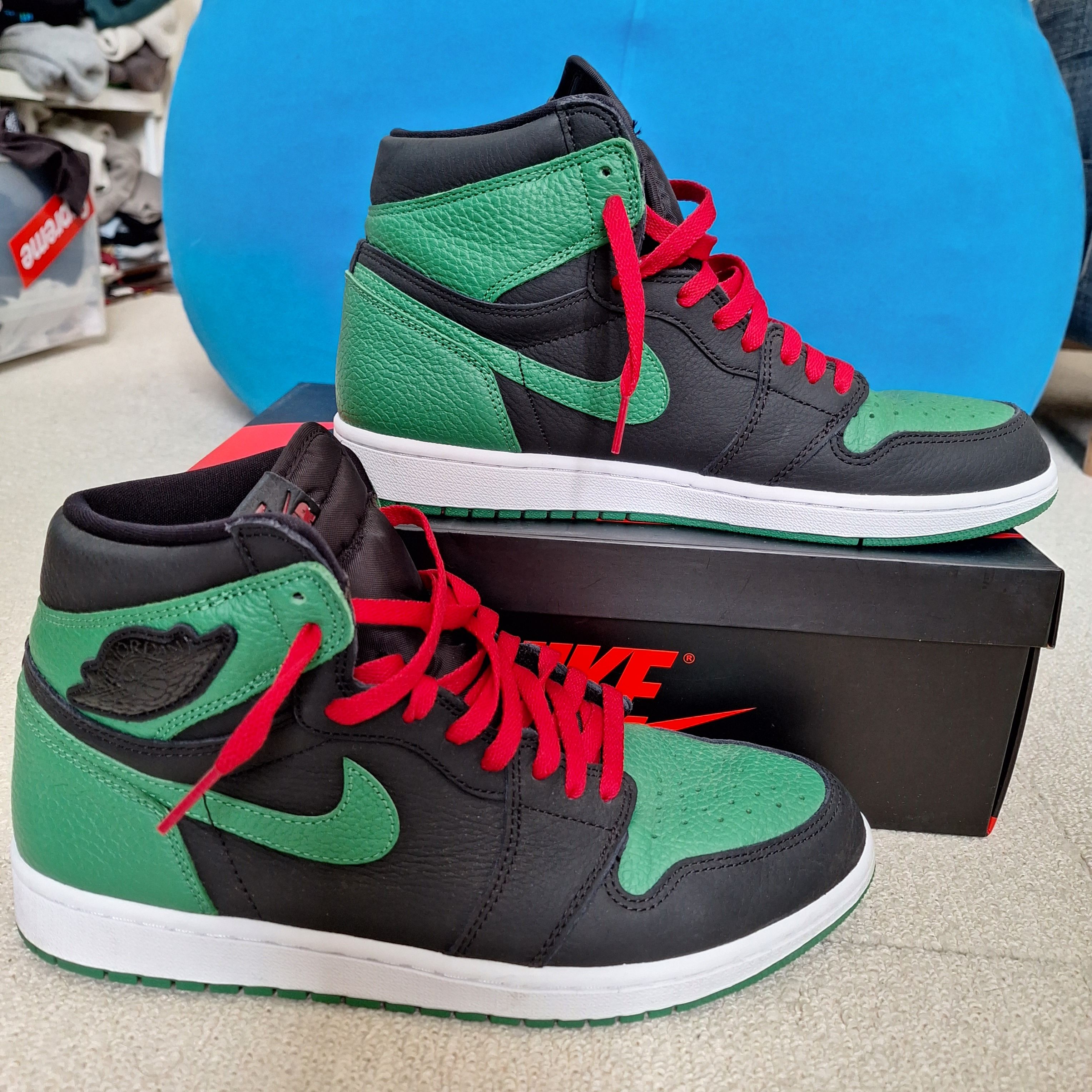 Nike Air Jordan 1 Retro High OG "Black/Pine Green" (2020)