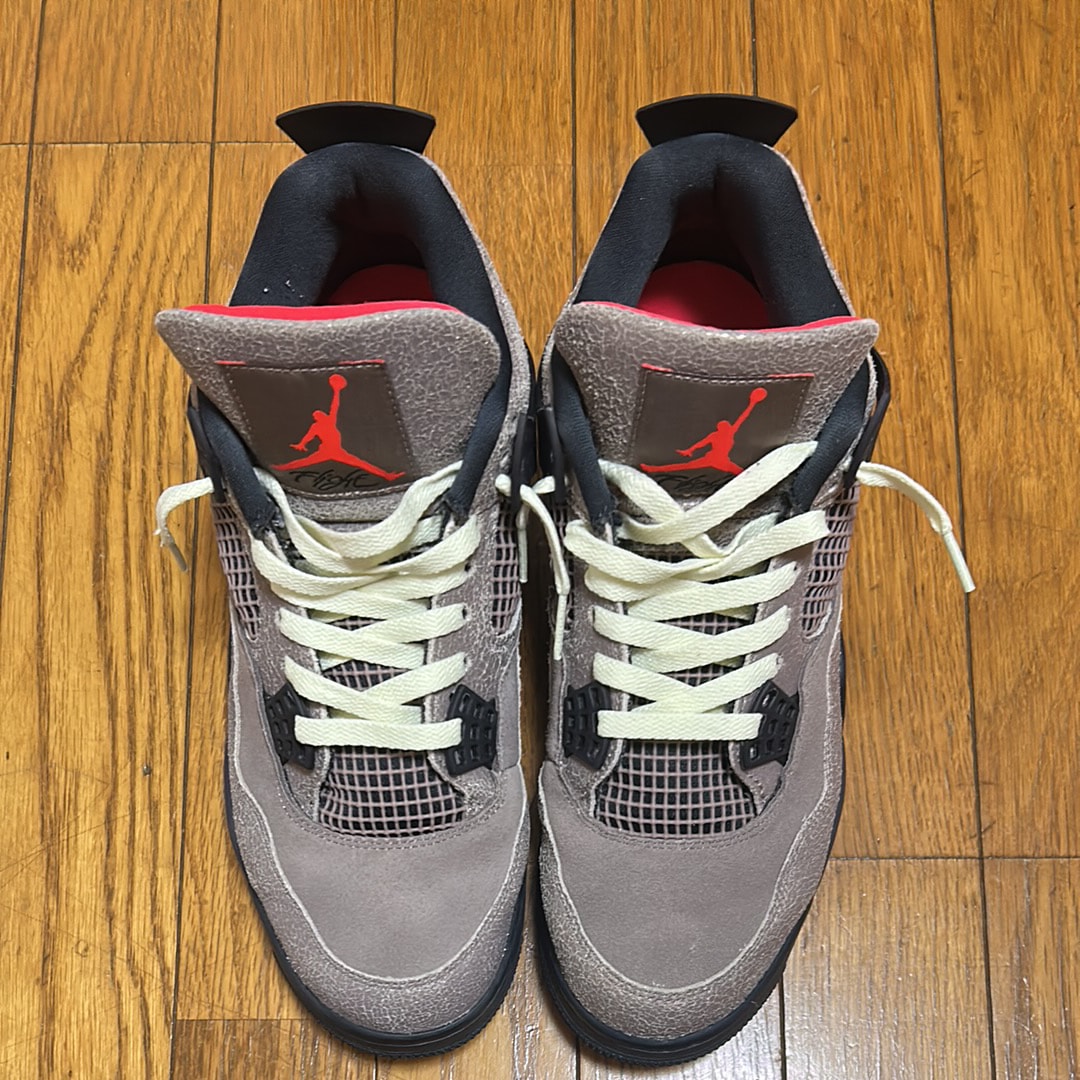 ナイキ エアジョーダン4 "トープヘイズ"