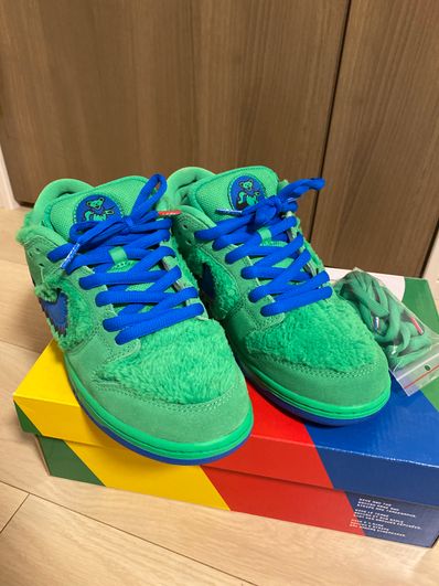 Grateful Dead × Nike SB Dunk Low "Green Bear"