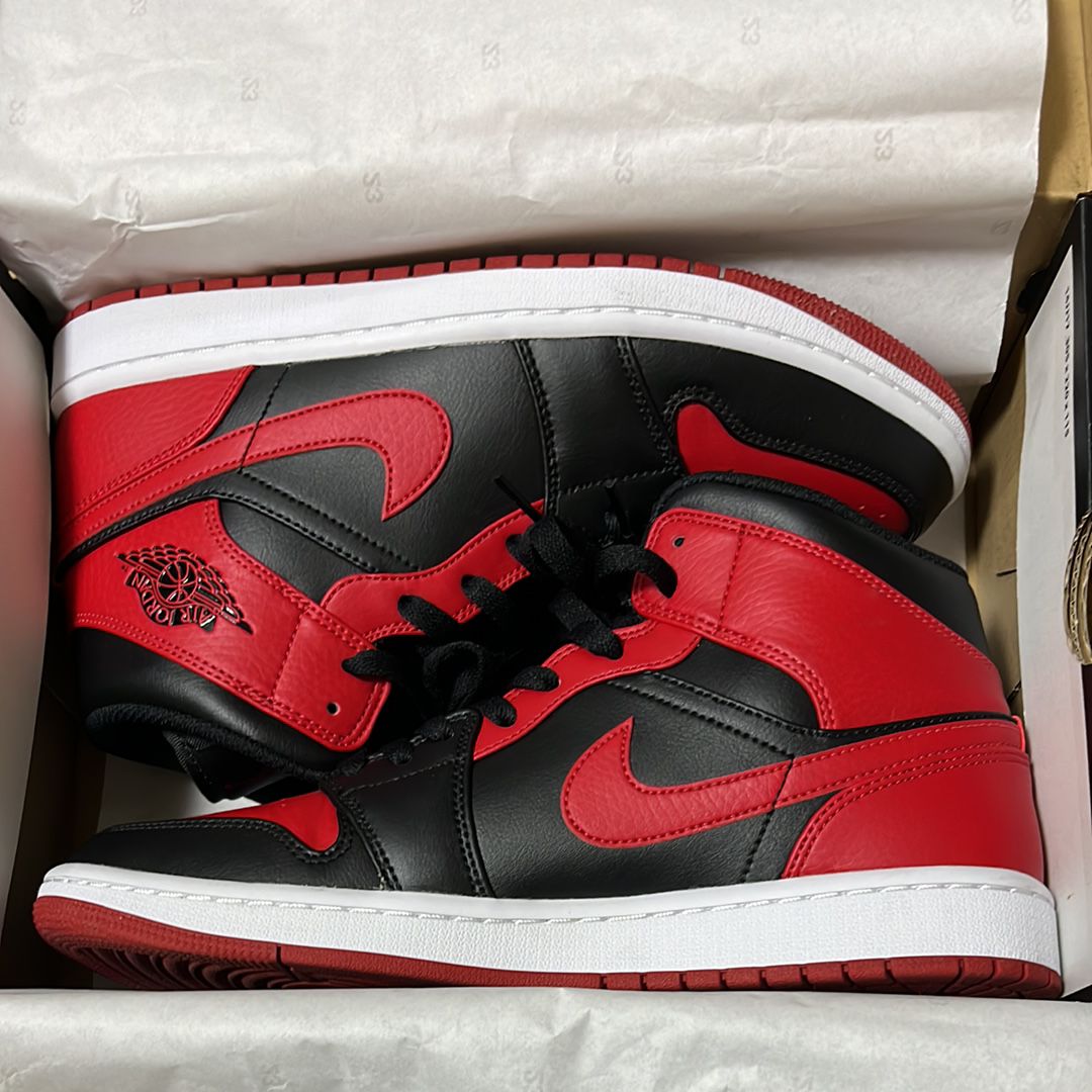 Nike Air Jordan 1 Mid "Bred Toe"
