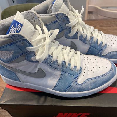 Nike Air Jordan 1 High OG "Hyper Royal"