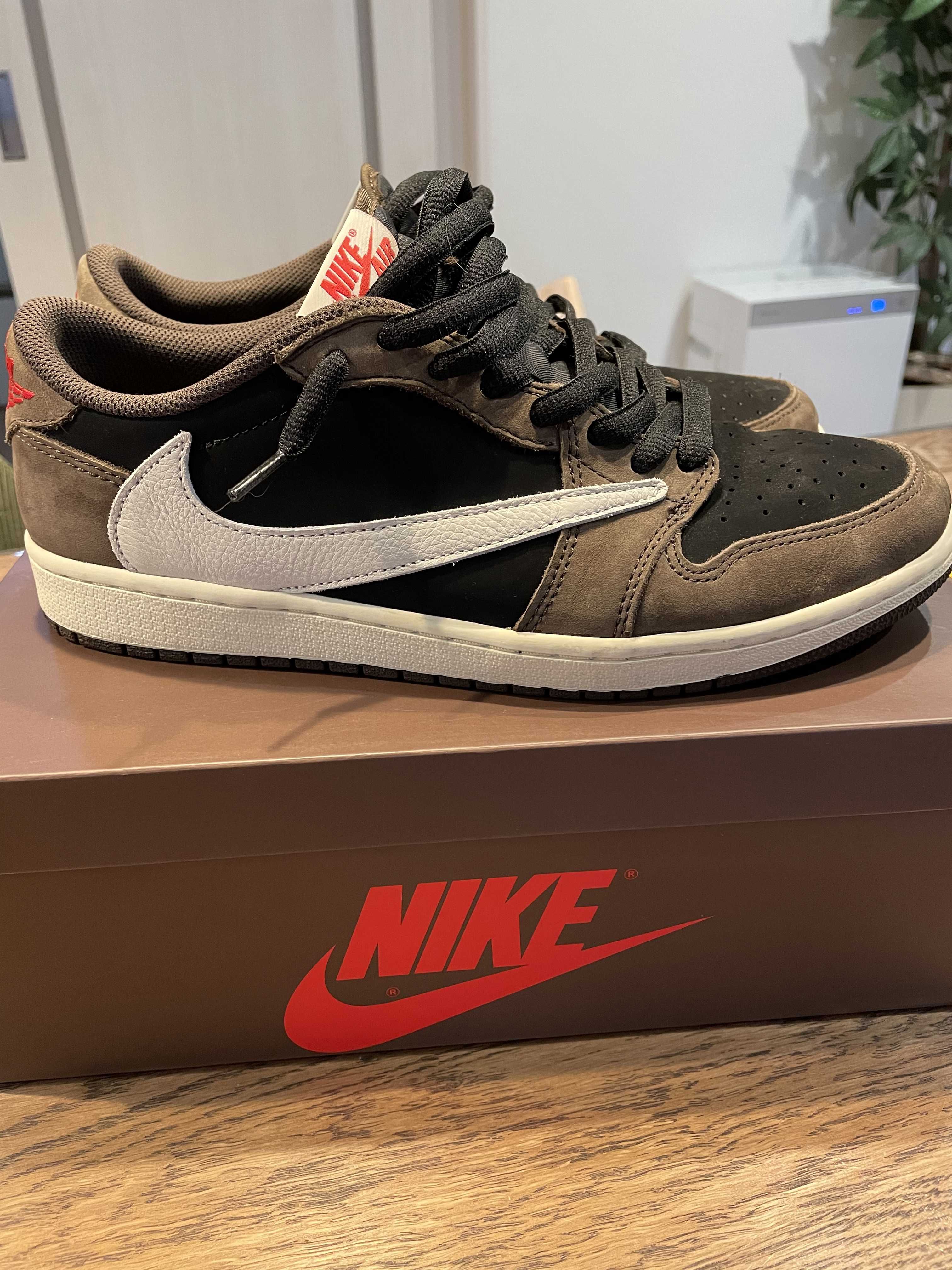 Travis Scott × Nike Air Jordan 1 Low OG SP-T "Black/Dark Mocha"