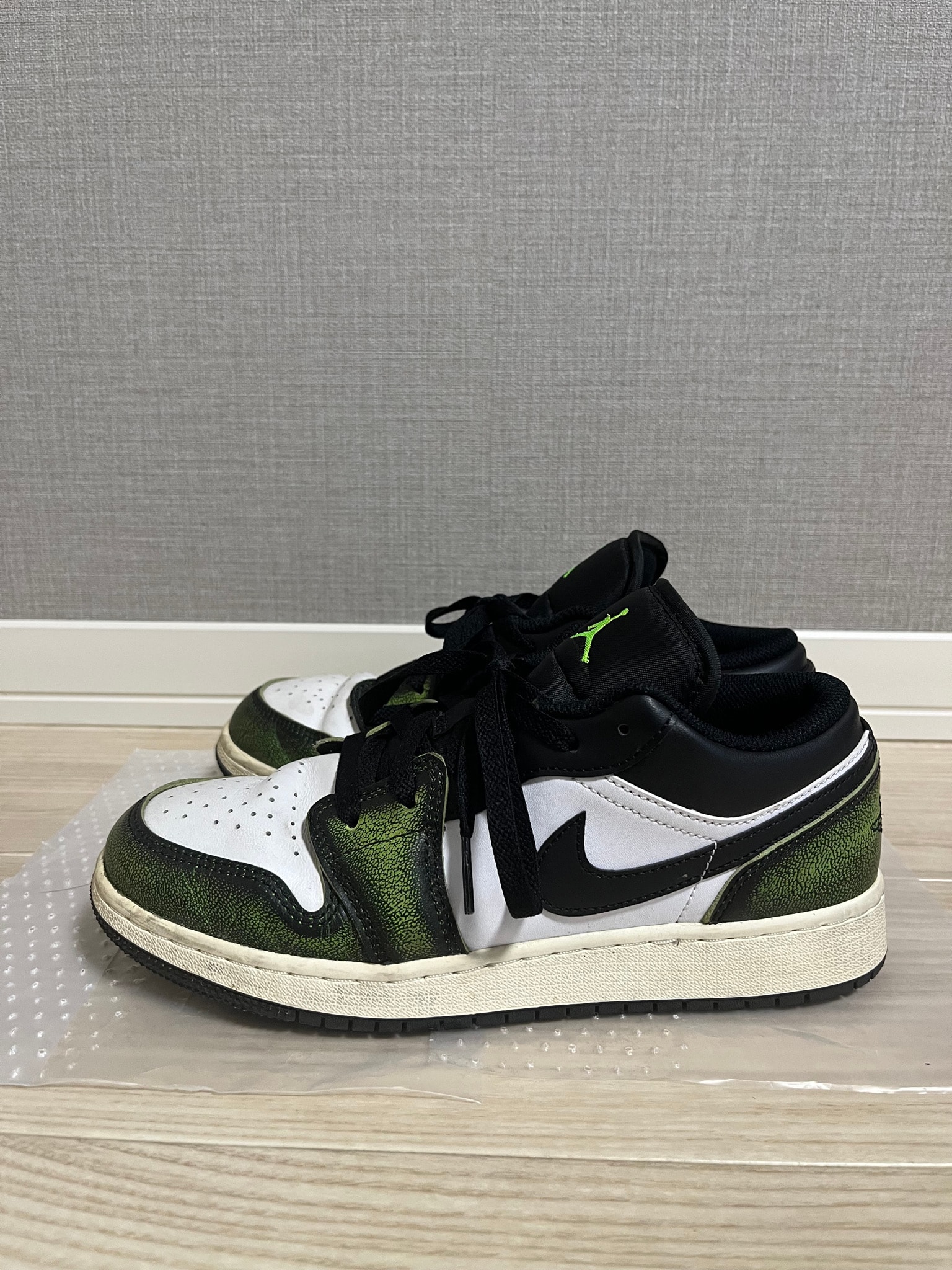 Nike Air Jordan 1 Low "Wear Away"