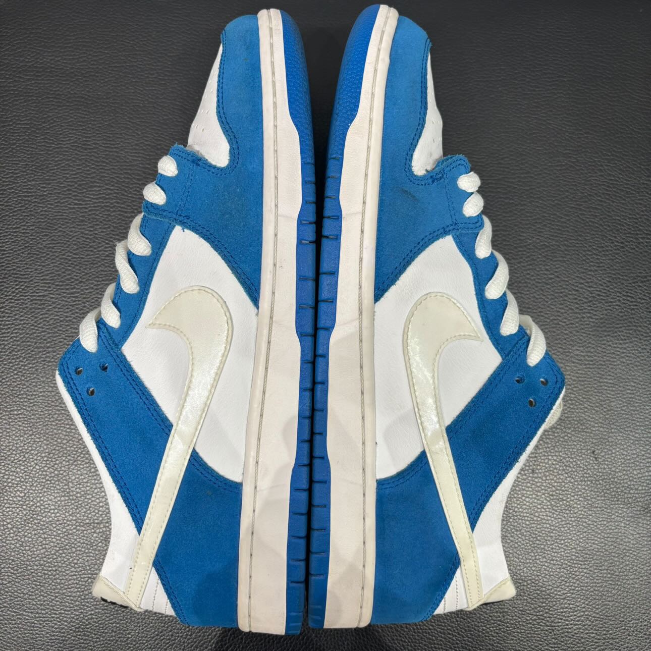 イショッド ウェア × ナイキ SB ダンク ロー "ブルー スパーク"