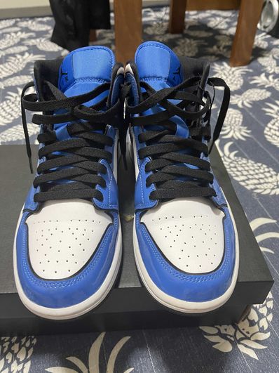 Nike Air Jordan 1 Mid SE "Signal Blue"