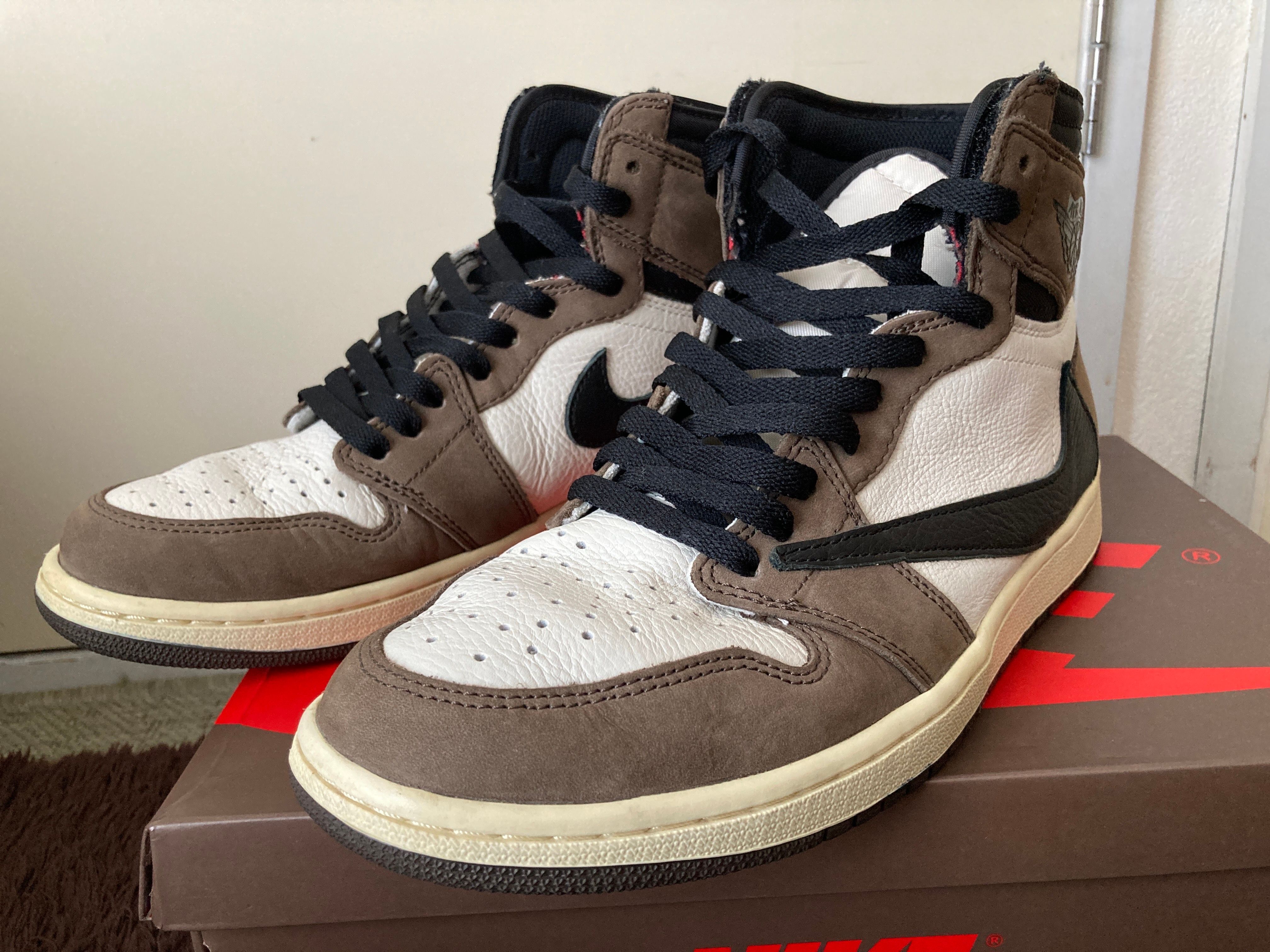Travis Scott × Nike Air Jordan 1 Retro High OG TS SP "Sail/Dark Mocha"