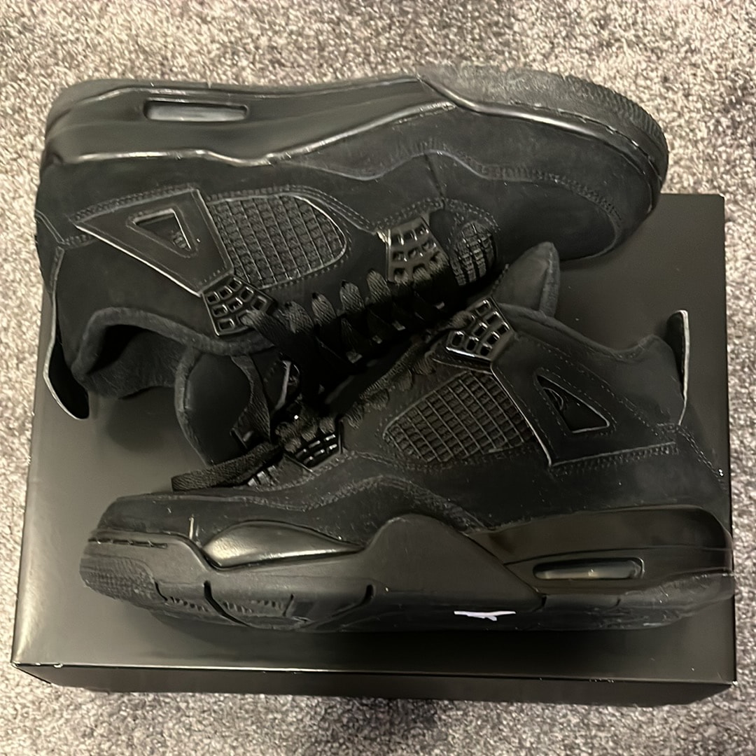 Nike Air Jordan 4 "Black Cat"