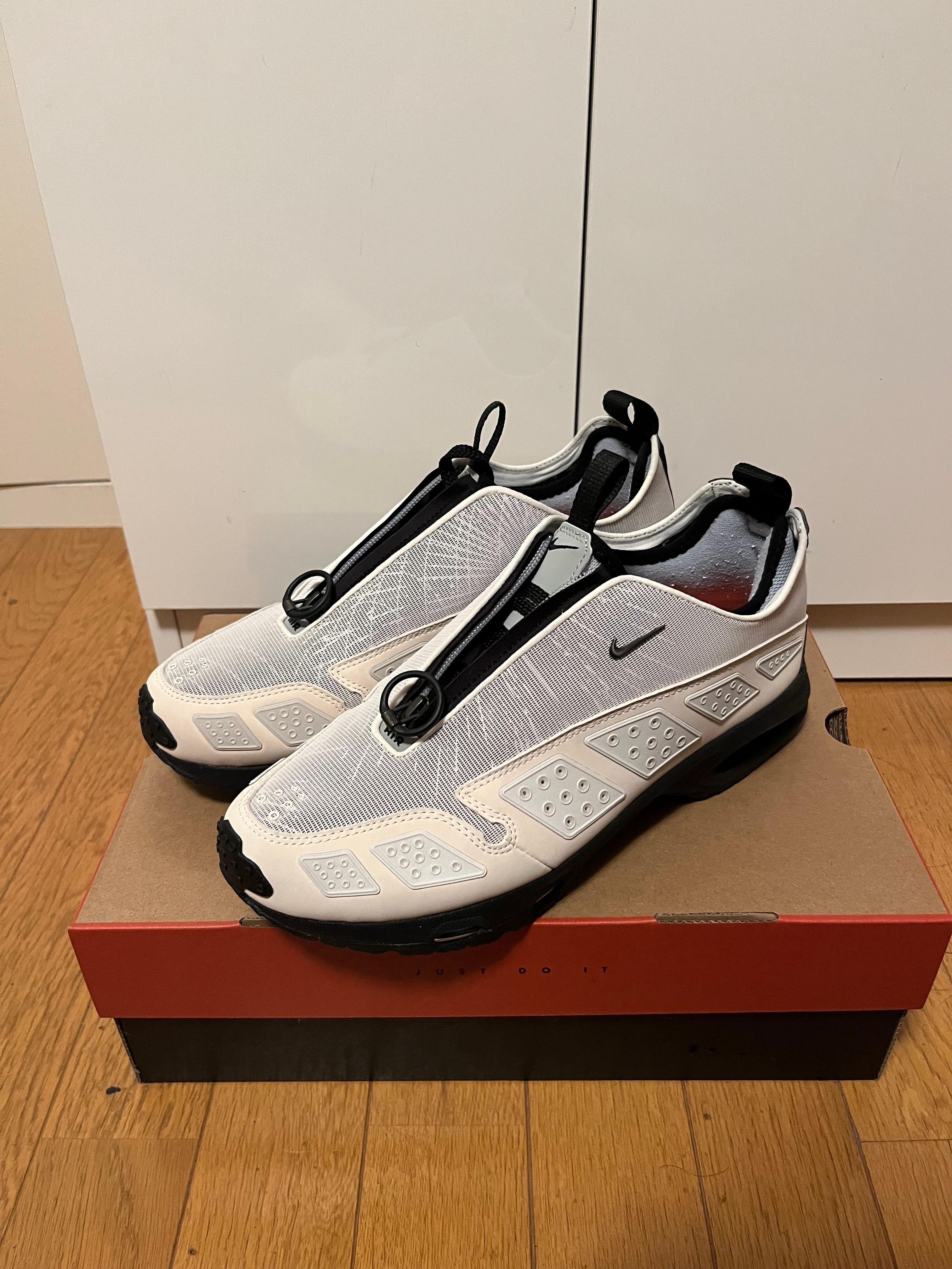 ナイキ ウィメンズ エアマックス サンダー "ファントム/ブラック"