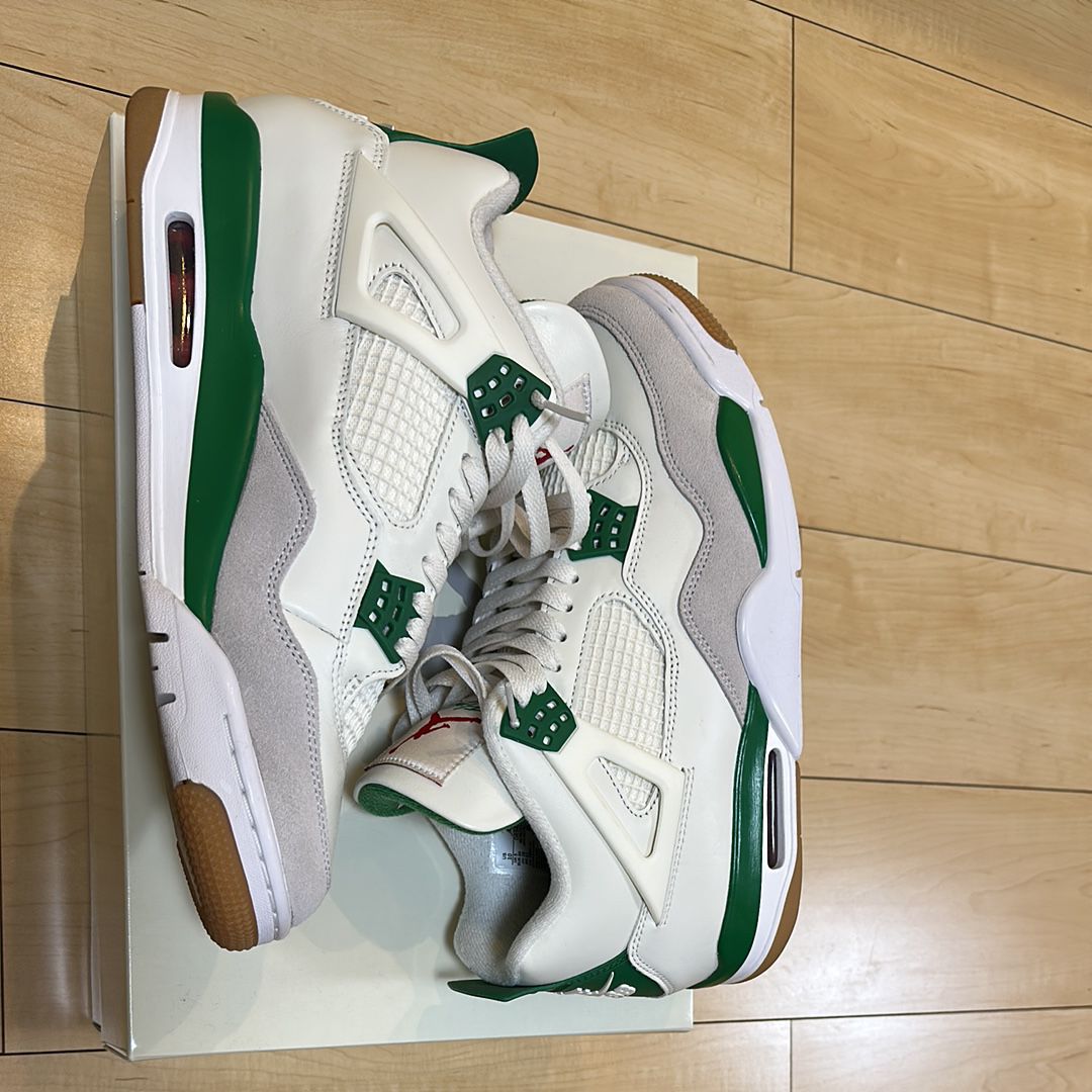 Nike SB × Air Jordan 4 Retro SP "Pine Green"