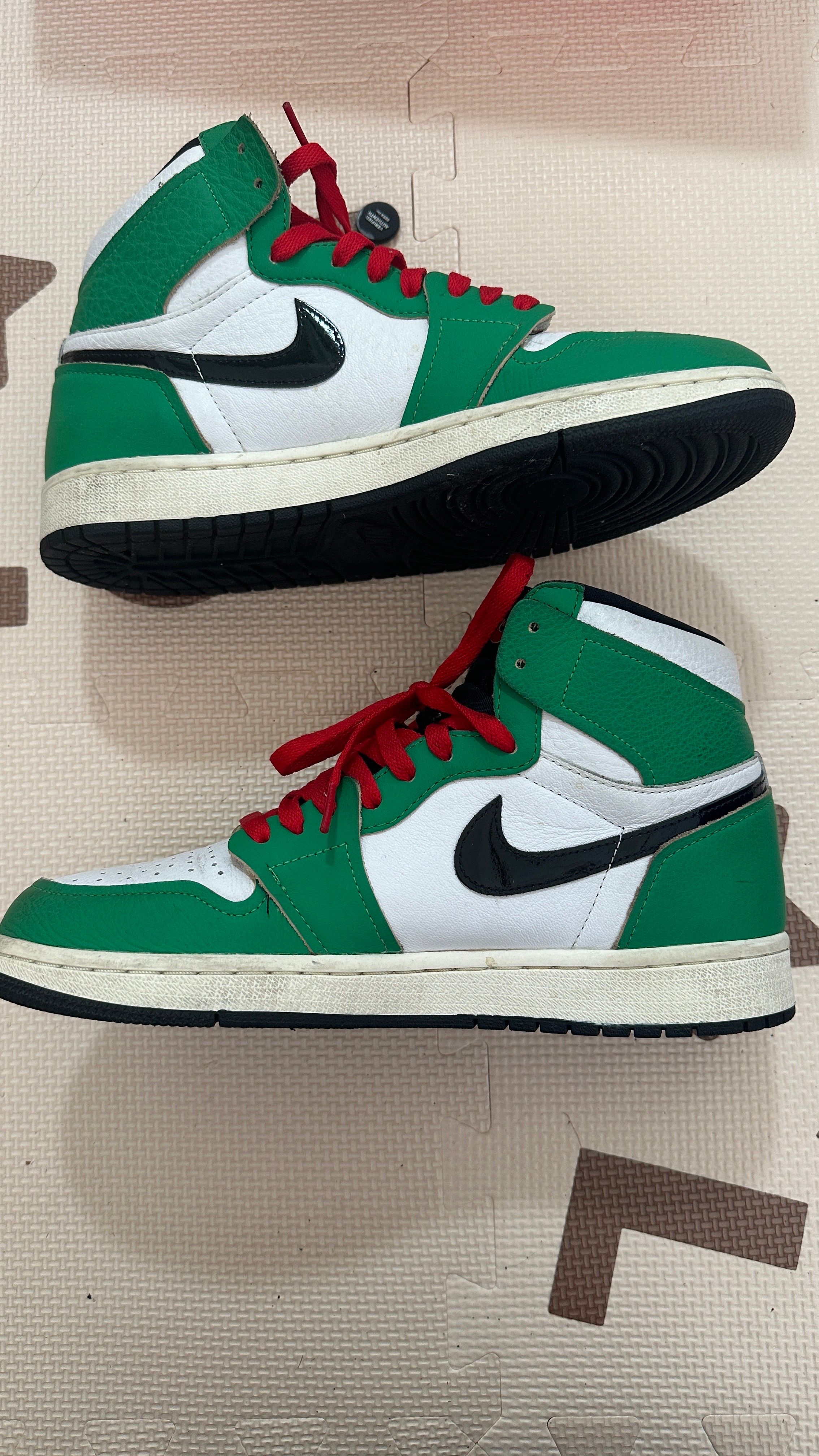 Nike Women's Air Jordan 1 High OG "Lucky Green/White-Sail-Black"   