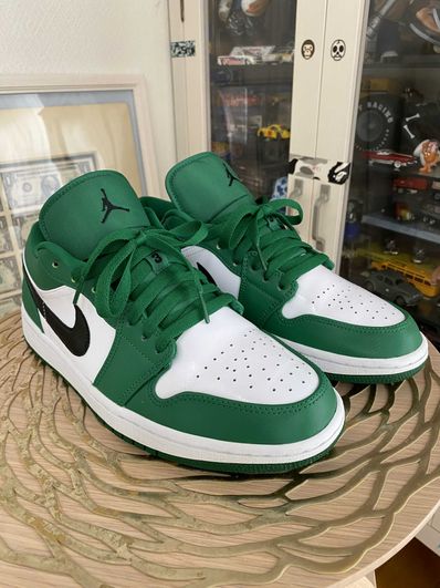 NIKE AIR JORDAN 1 LOW "PINE GREEN/WHITE"