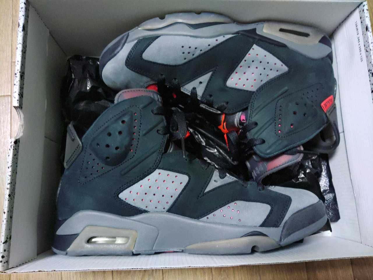 NIKE × PARIS SAINT GERMAIN AIR JORDAN 6 RETRO INFRARED