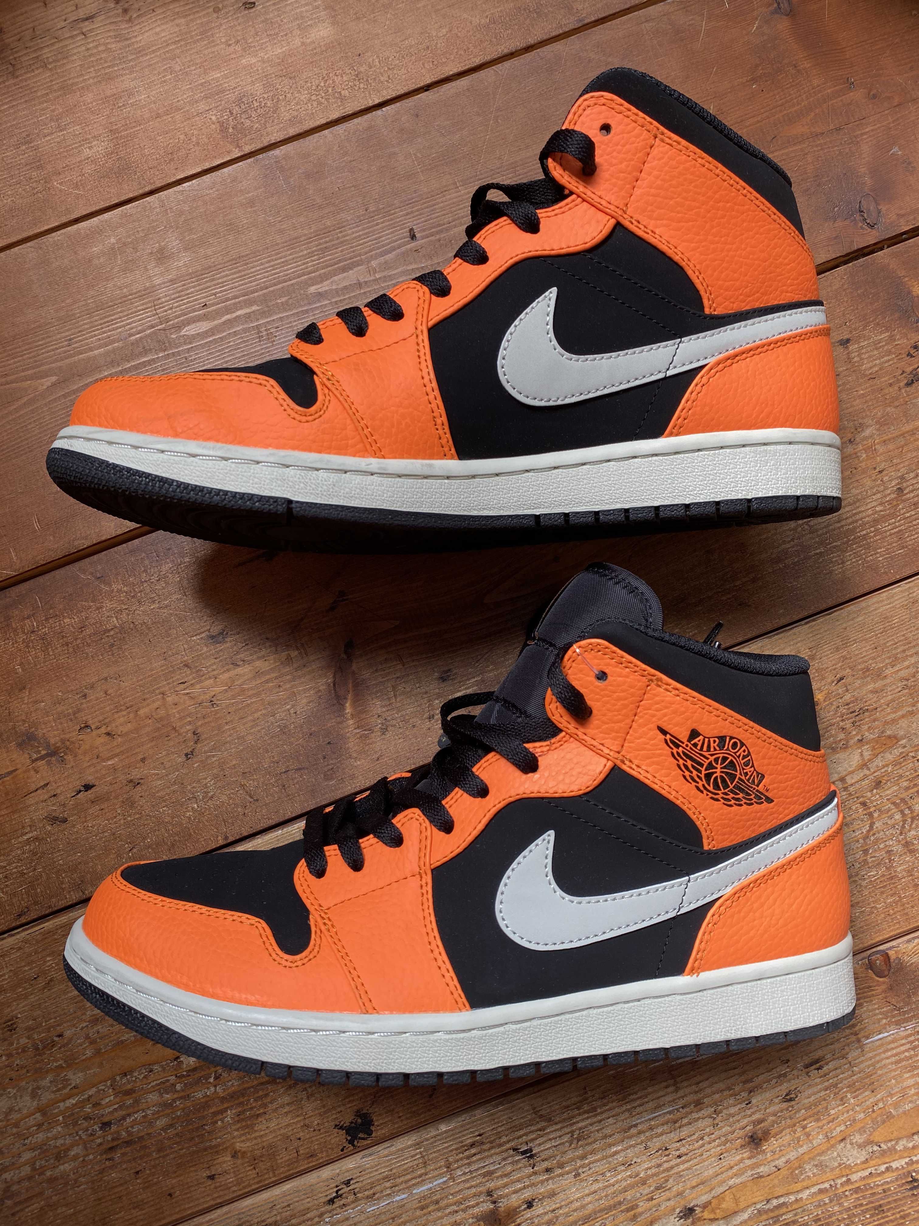 Nike Air Jordan 1 Mid "Black Cone"