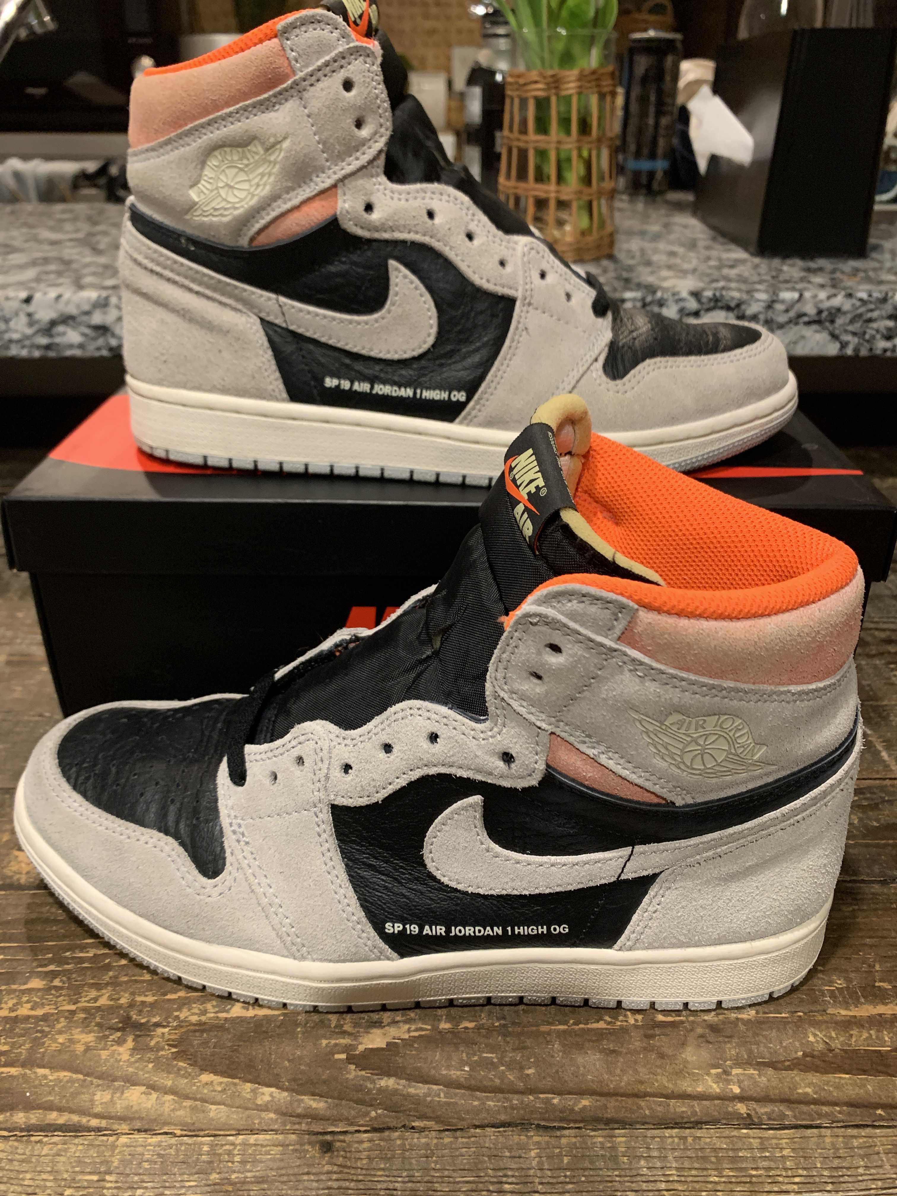 Nike Air Jordan 1 RETRO High OG "Hyper Crimson"