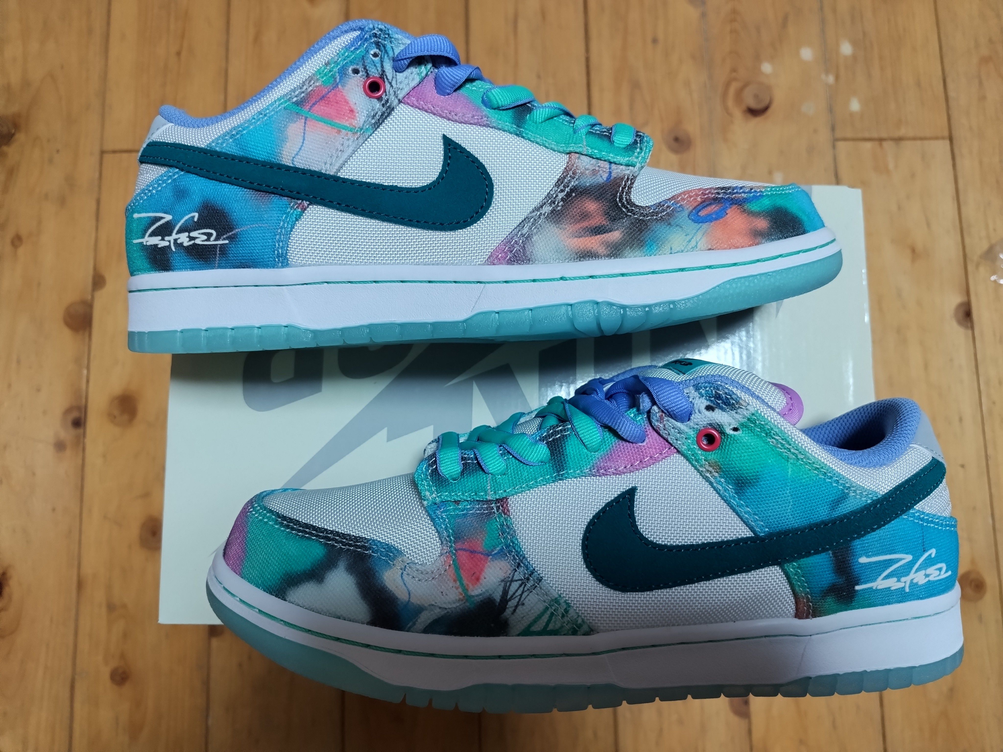 Futura × Nike SB Dunk Low "White and Geode Teal"