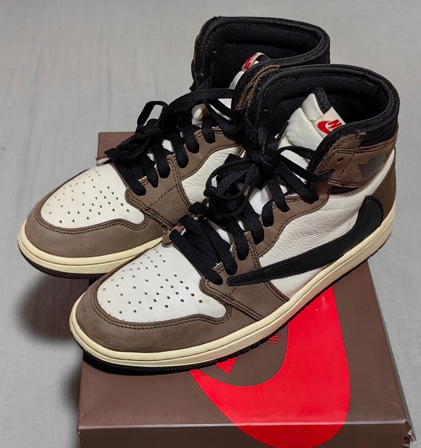 Travis Scott × Nike Air Jordan 1 Retro High OG TS SP "Sail/Dark Mocha"