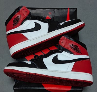 Nike Air Jordan 1 Retro High OG "Black Toe"(2016)