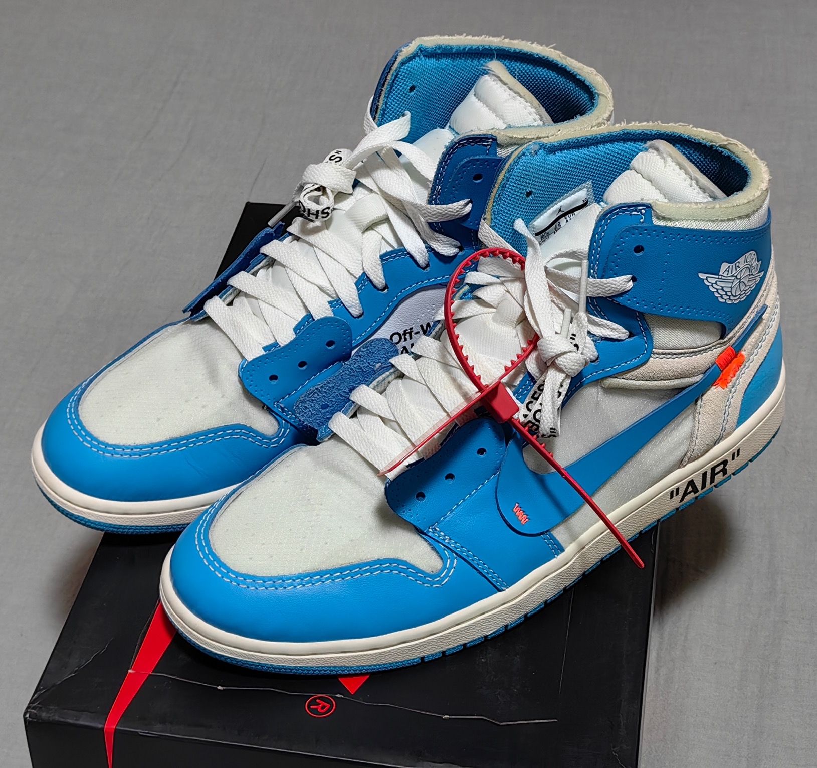 Off-White × Nike Air Jordan 1 High UNC "White/Dark Powder Blue"