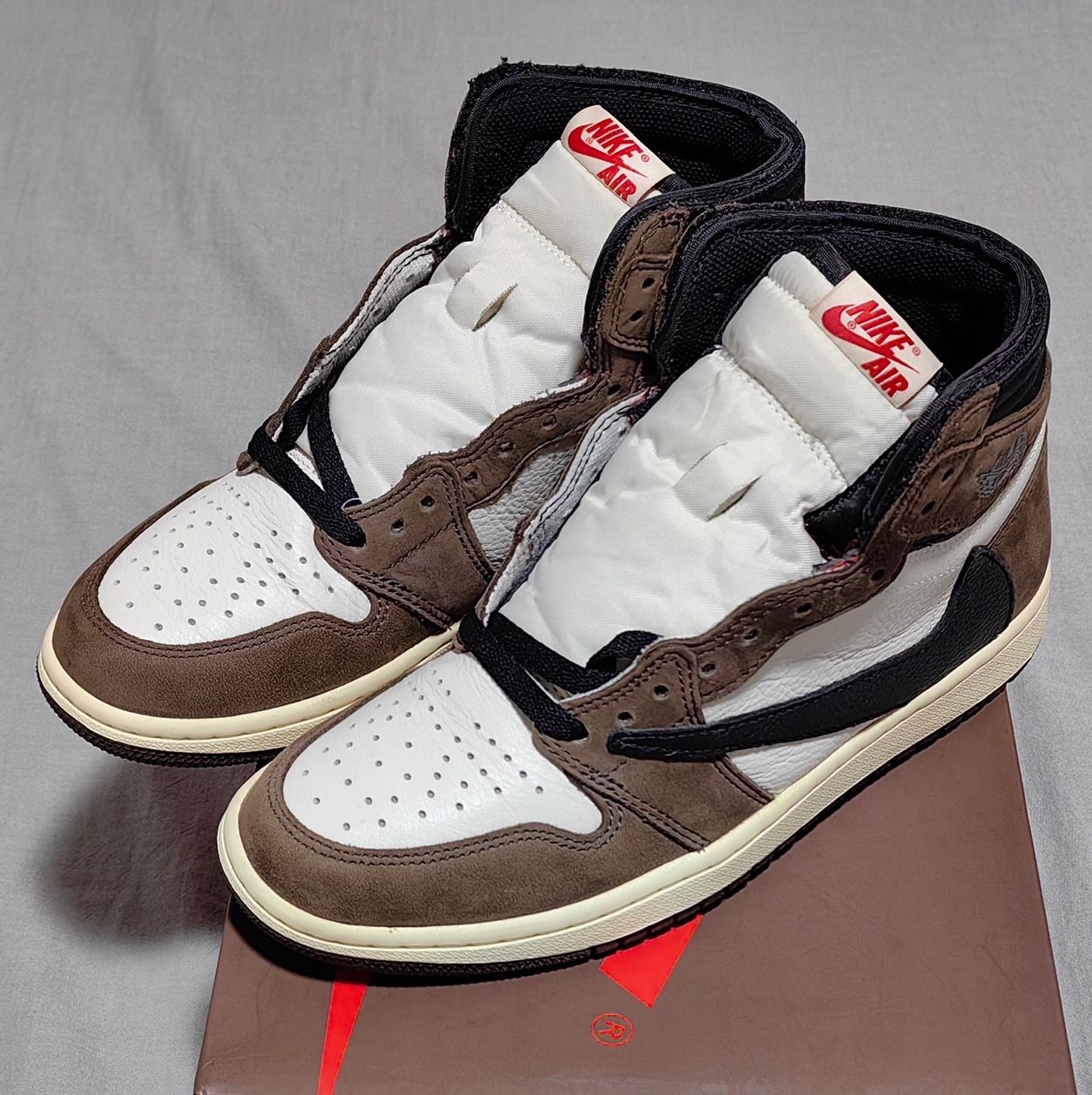 Travis Scott × Nike Air Jordan 1 Retro High OG TS SP "Sail/Dark Mocha"
