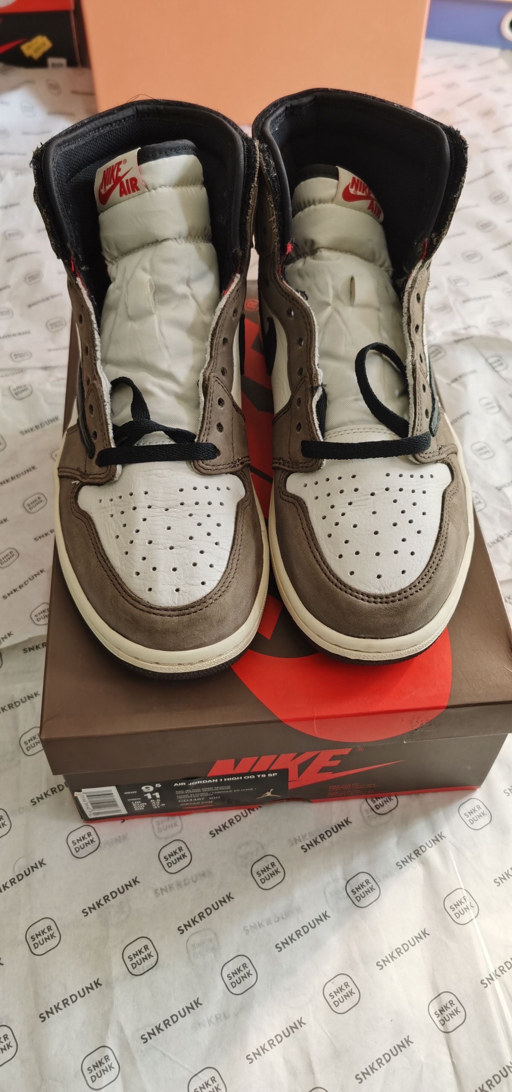 Travis Scott × Nike Air Jordan 1 Retro High OG TS SP "Sail/Dark Mocha"