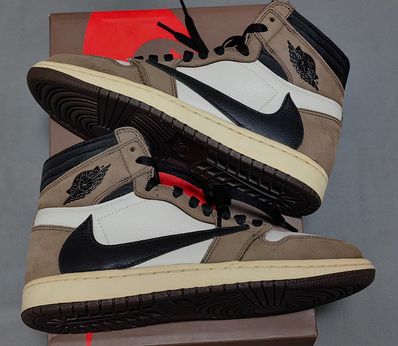 Travis Scott × Nike Air Jordan 1 Retro High OG TS SP "Sail/Dark Mocha"