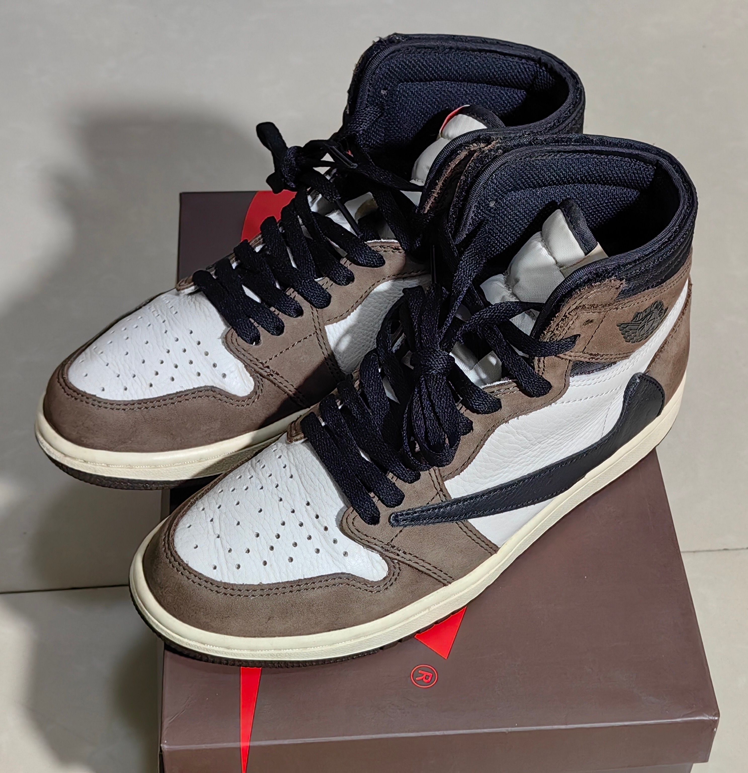 Travis Scott × Nike Air Jordan 1 Retro High OG TS SP "Sail/Dark Mocha"