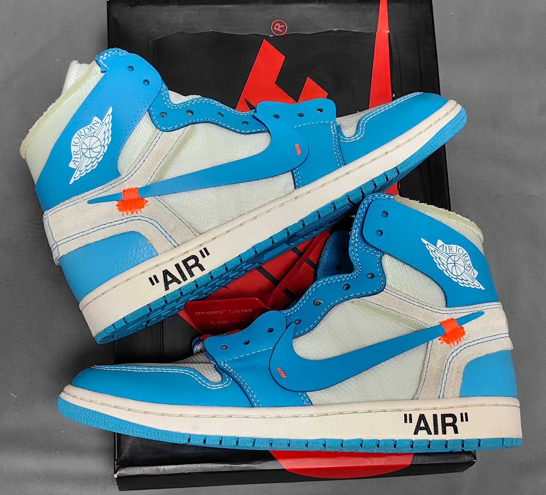 Off-White × Nike Air Jordan 1 High UNC "White/Dark Powder Blue"