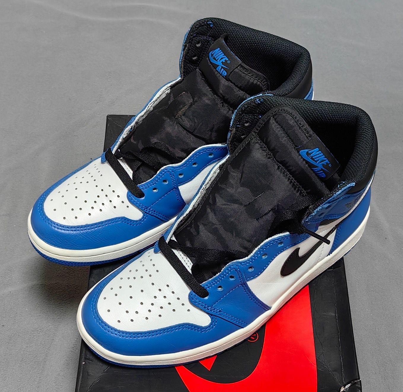 Nike Air Jordan 1 Retro High OG "Game Royal"