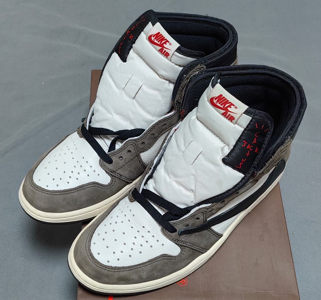 Travis Scott × Nike Air Jordan 1 Retro High OG TS SP "Sail/Dark Mocha"